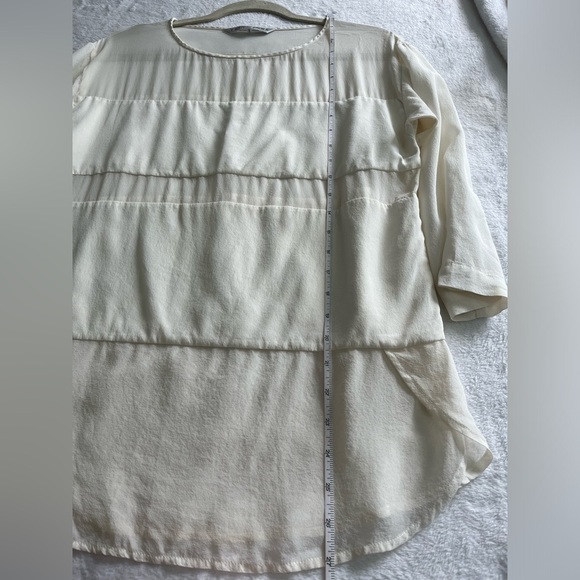 Trina Turk silk & sheer cream blouse size SP - Picture 4 of 6